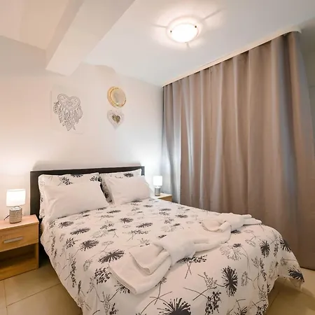 Classic And Smart With Terrace - Two Bedroom With Terrace * Rovinj