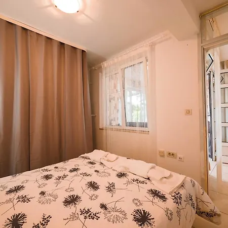 Classic And Smart With Terrace - Two Bedroom With Terrace *
