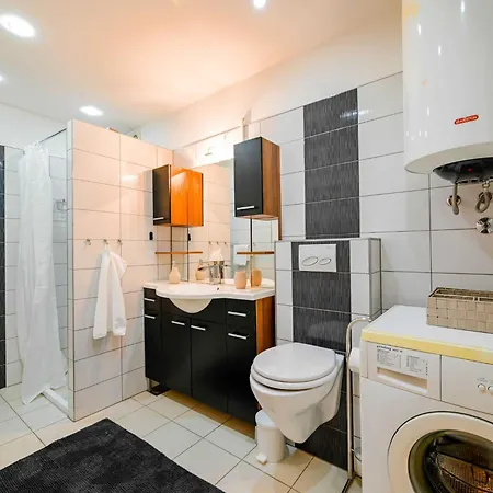 Classic And Smart With Terrace - Two Bedroom With Terrace *