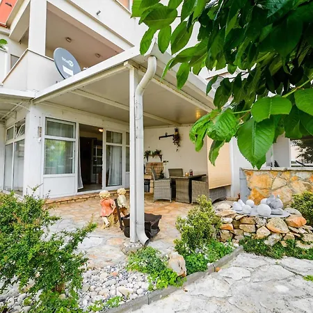 Classic And Smart With Terrace - Two Bedroom With Terrace Apartamento Rovinj
